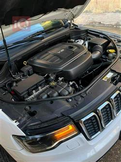 جیپ گراند شیرۆکی